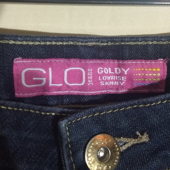 JLo Glo Jeans, white stitching, embroidered pockets - Picture 3 of 4
